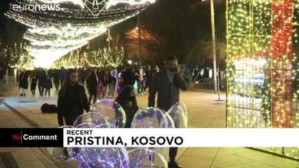 شاهد: شوارع بريشتينا عاصمة كوسوفو ترتدي زي الميلاد رغم كورونا