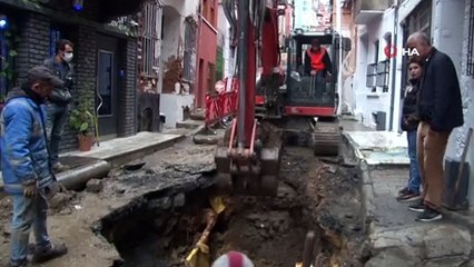 Beyoğlu'nda doğalgaz borusu patladı