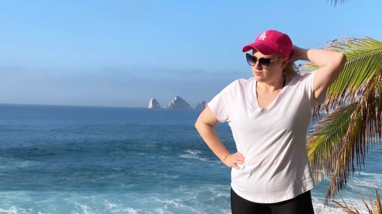 Bauchfrei und in enger Sporthose: Rebel Wilson zeigt ihren tollen Body