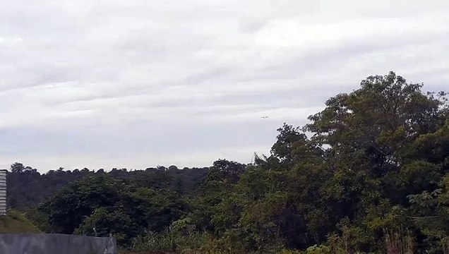 Embraer 195 PR-AUF na aproximação final antes de pousar em Manaus vindo de Belém do Pará