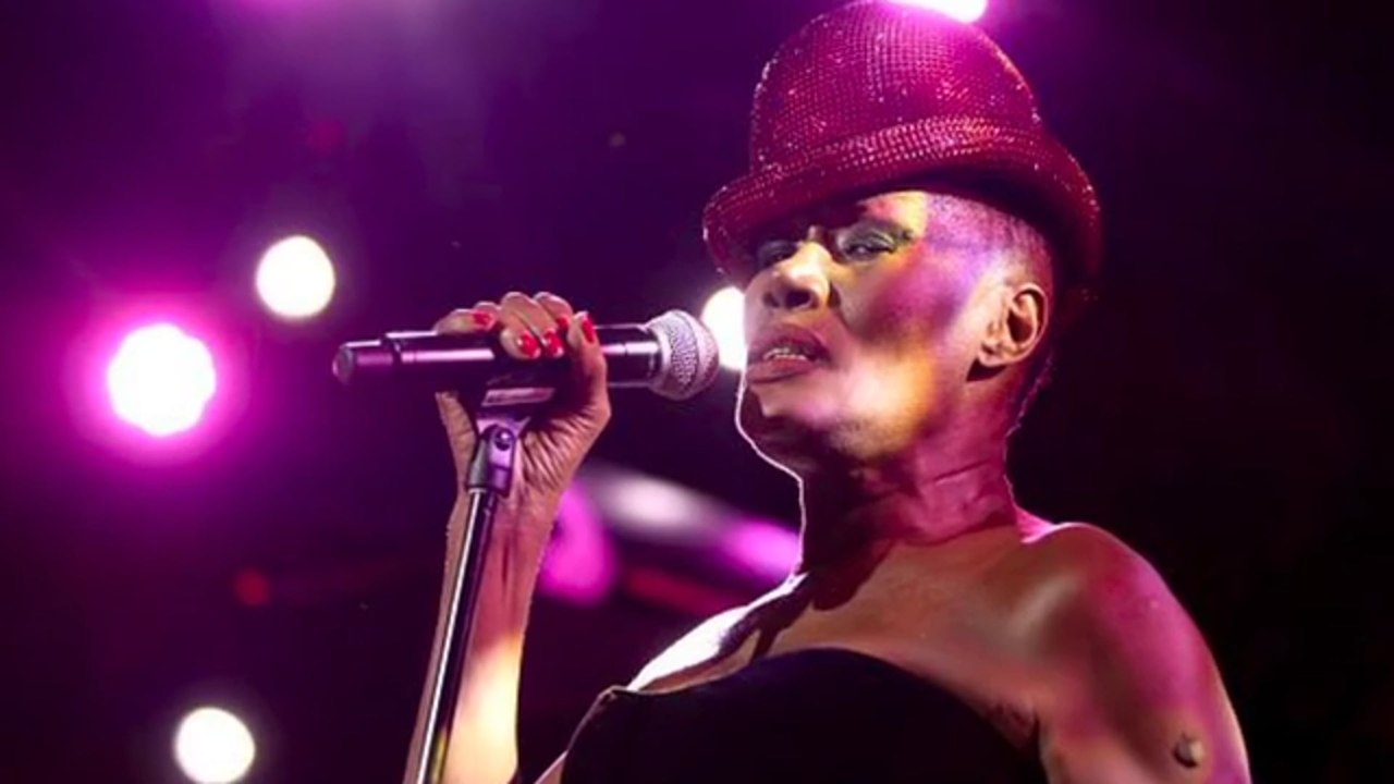Die bewegende Lebensgeschichte von Grace Jones – Teil 1