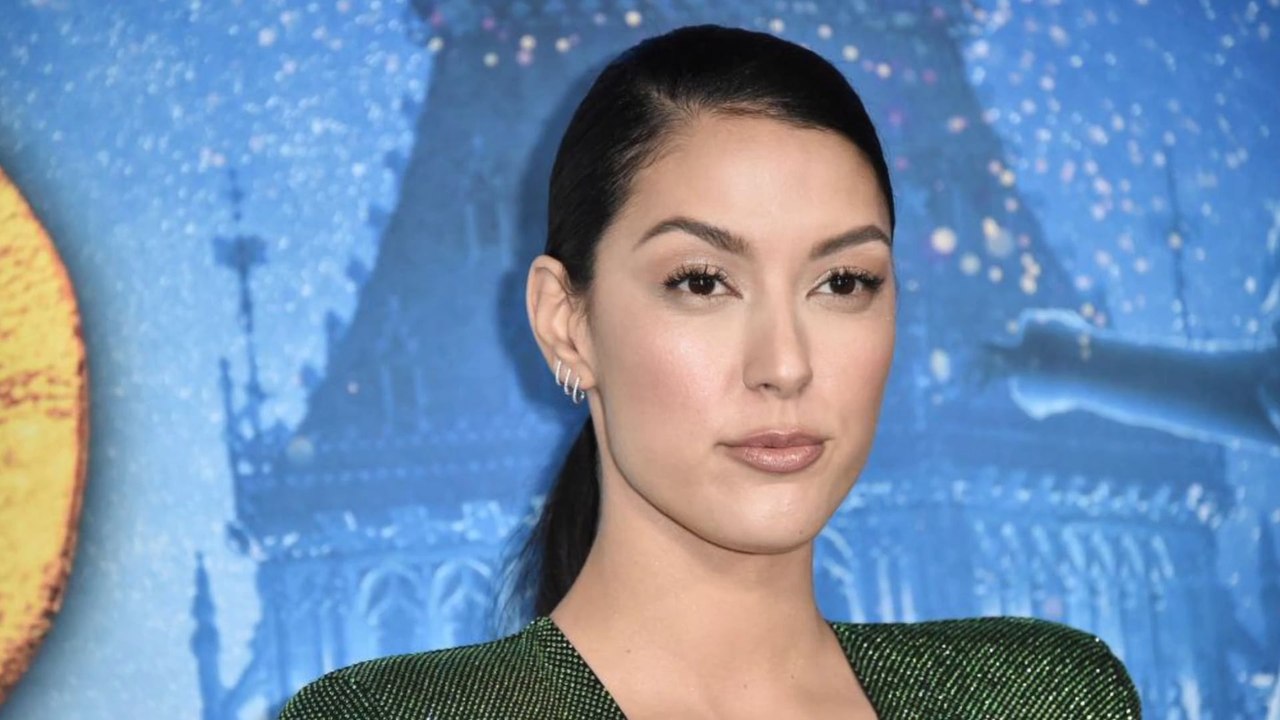 Rebecca Mir: Cooles Bikini-Pic auf dem Paddleboard