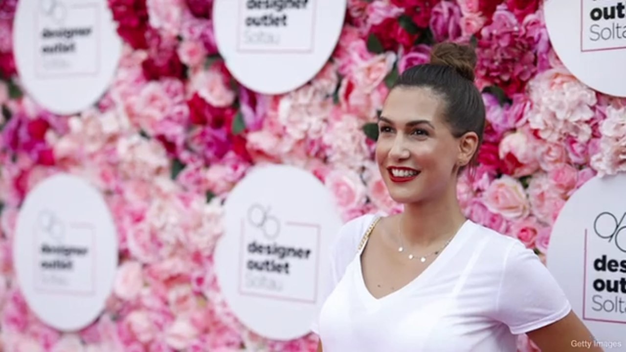 Wow! clea-lacy juhn zeigt ihren hammer-body