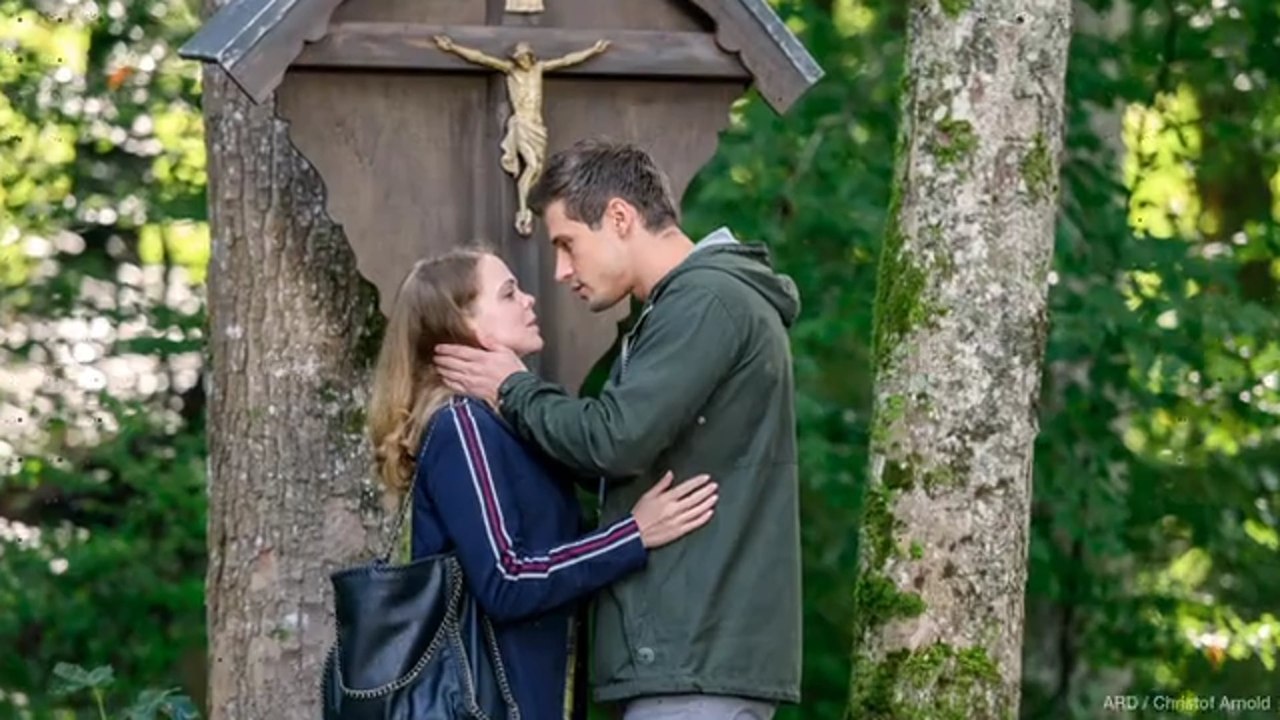 „Sturm der Liebe“: „Lucy“ und „Paul“ küssen sich