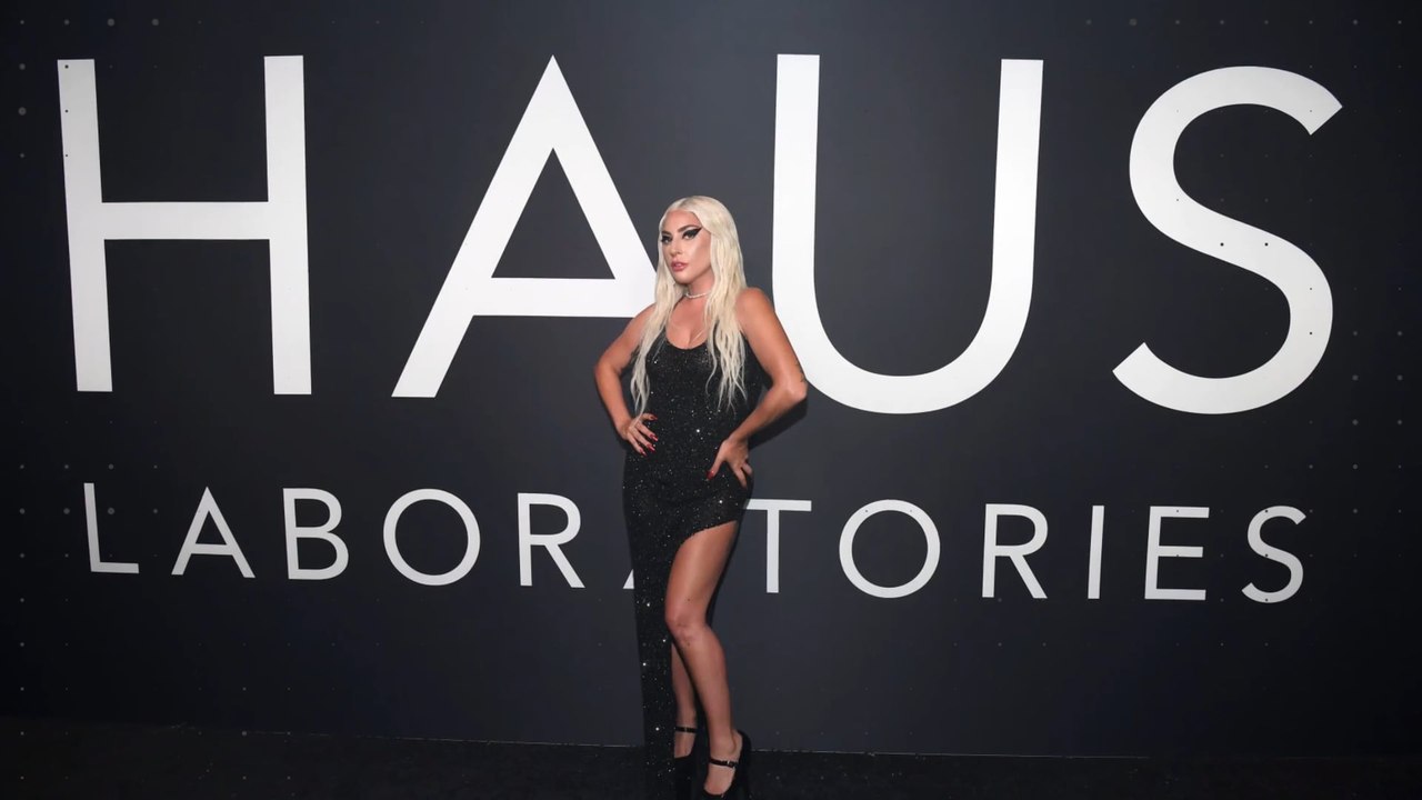 Lady Gaga stürzt von der Bühne