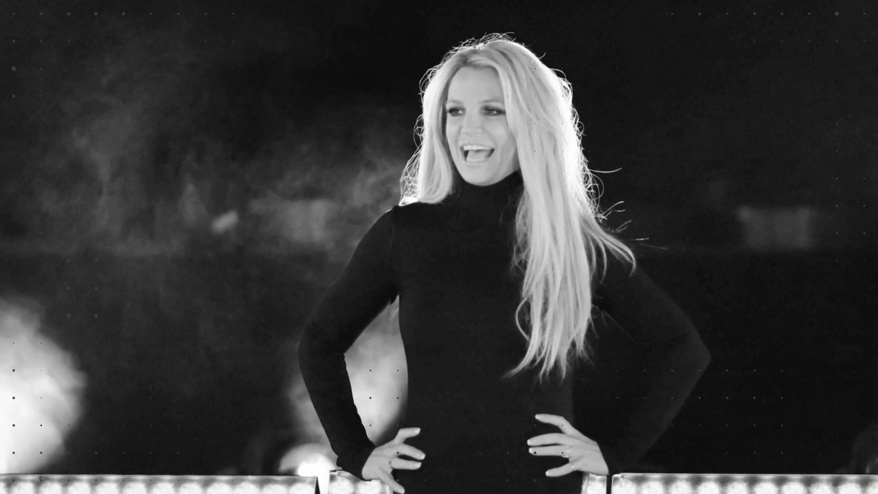 Britney Spears in sexy Strapse beim Workout