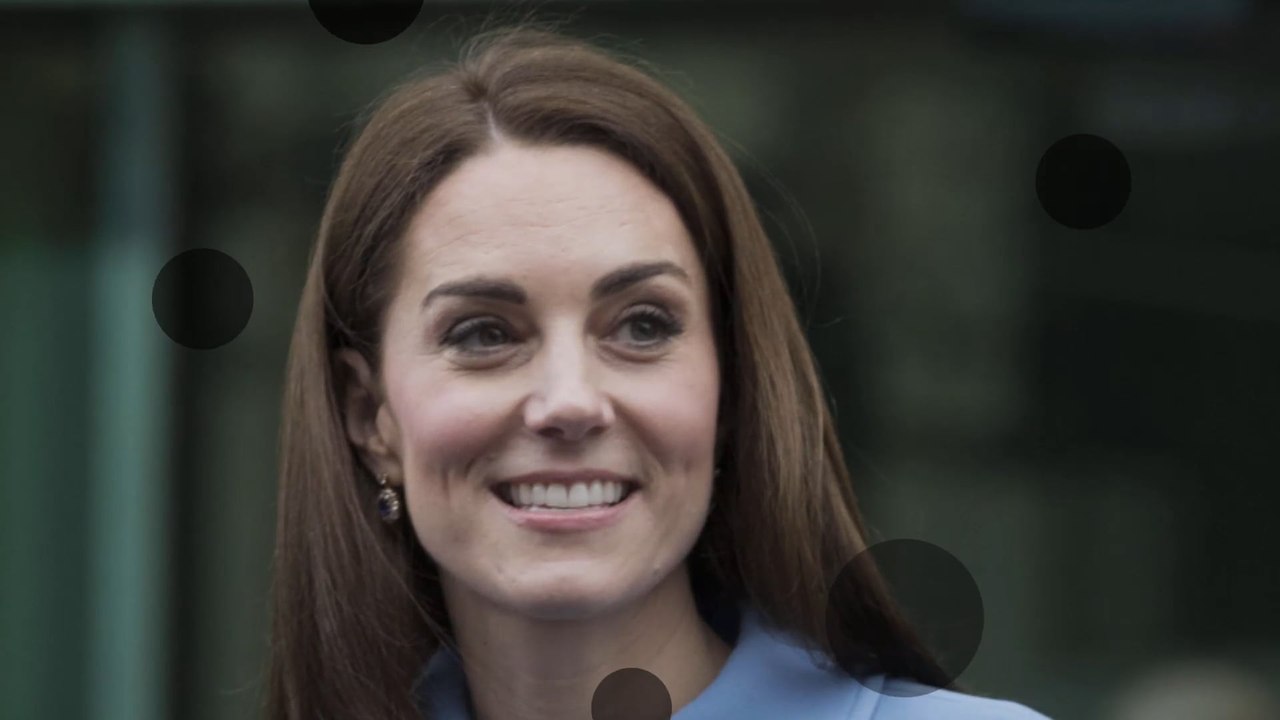 Wie „Mary Poppins“: Herzogin Kate begeistert im hellblauen Mantel