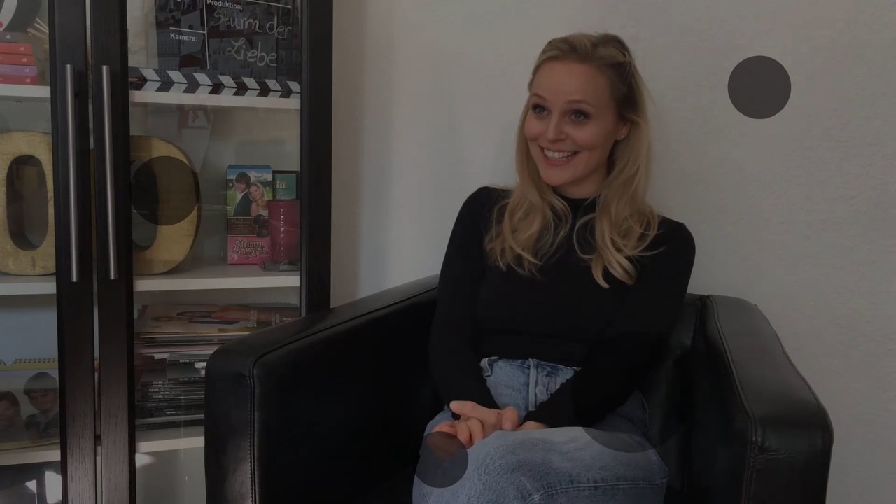 Wie versteht sich „Sturm der Liebe“ Jenny Löffler privat mit den anderen Darstellern?