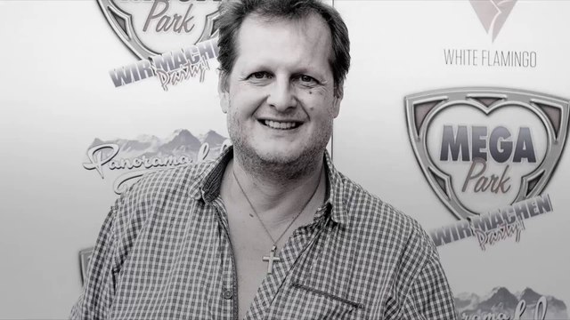 Jens Büchner ist tot: Fans und Promis trauern um den Auswanderer