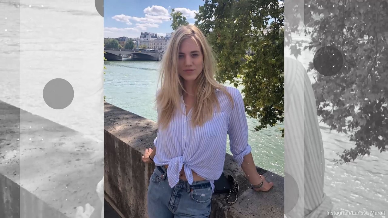 Larissa Marolt in Corsage und Strapse