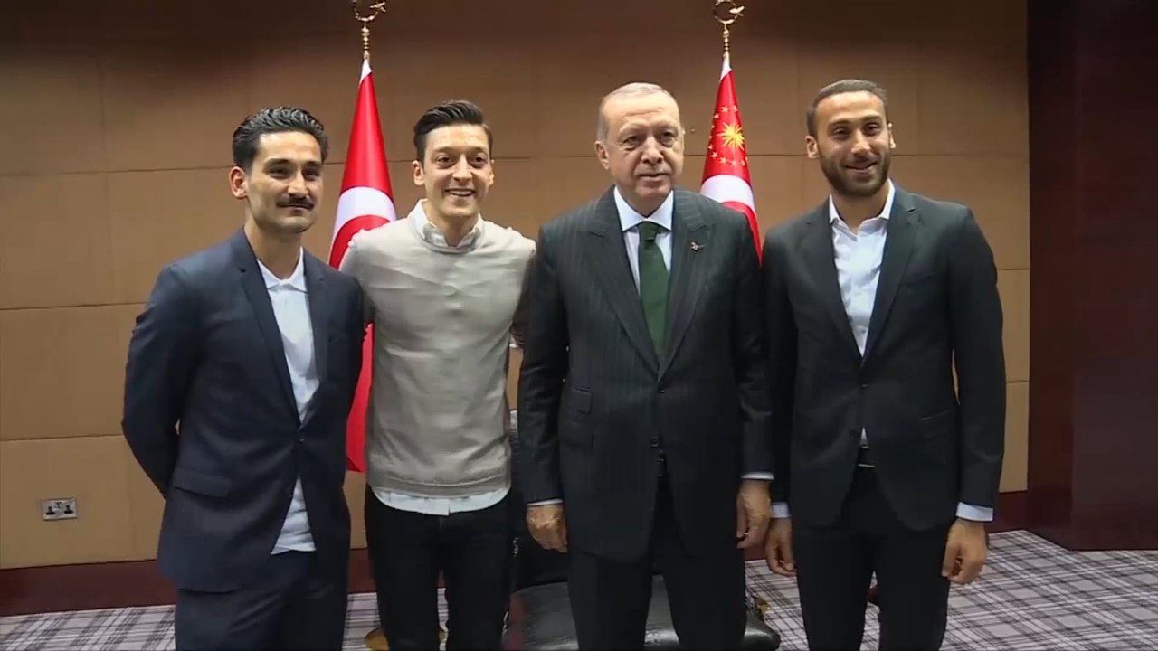 Mesut Özil verkündet Rücktritt aus der Nationalmannschaft