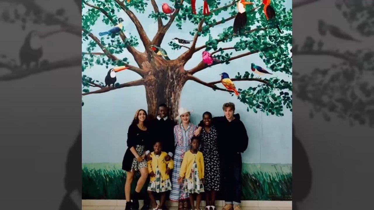 Seltenes Bild: Madonna posiert mit all ihren sechs Kindern