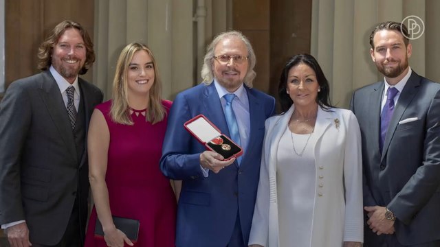 Barry Gibb von den Bee Gees wird zum Ritter geschlagen