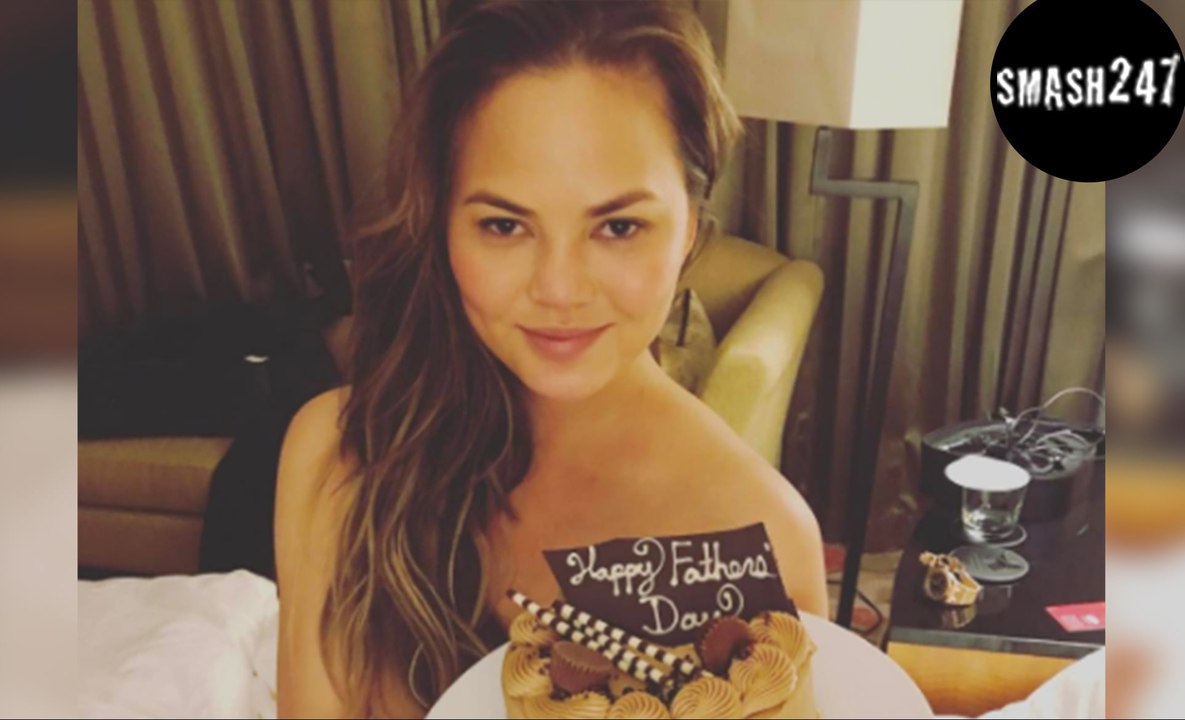 Chrissy Teigen: Der heißeste Schnappschuss zum Vatertag!
