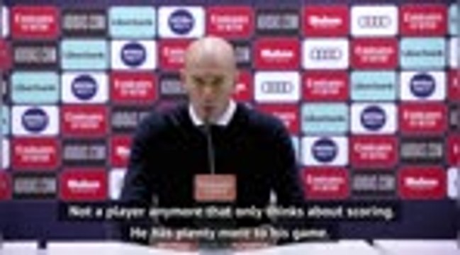 Zidane hails complete striker Benzema
