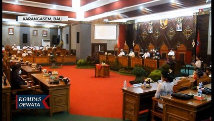 DPRD Karangasem Lantik Ni Kadek Sri Dewi Wahyuni