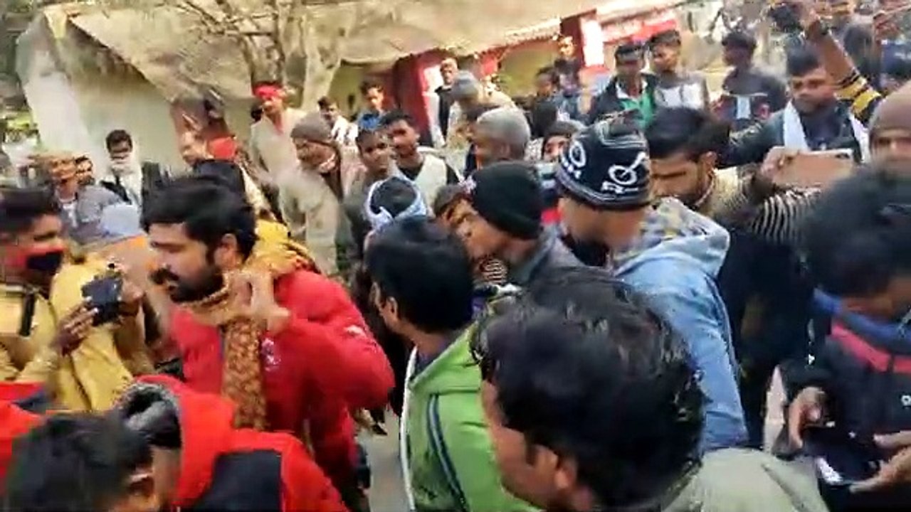 सड़क जाम करने के मामले में 18 नामजद व 100 अज्ञात...