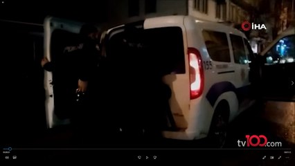 Önce yola tuvaletini yaptı, sonra polise tekme savurdu