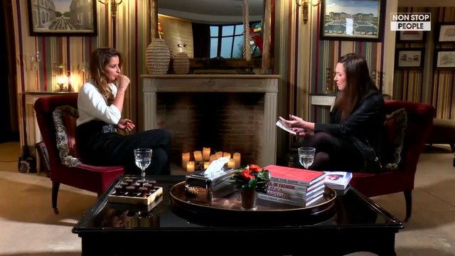 Évelyne Thomas - Malika Ménard : son enfance auprès d'une mère fermée et d'un père absent