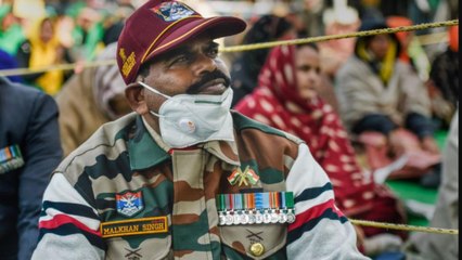 Ex-servicemen arrived with Tiranga to support farmers