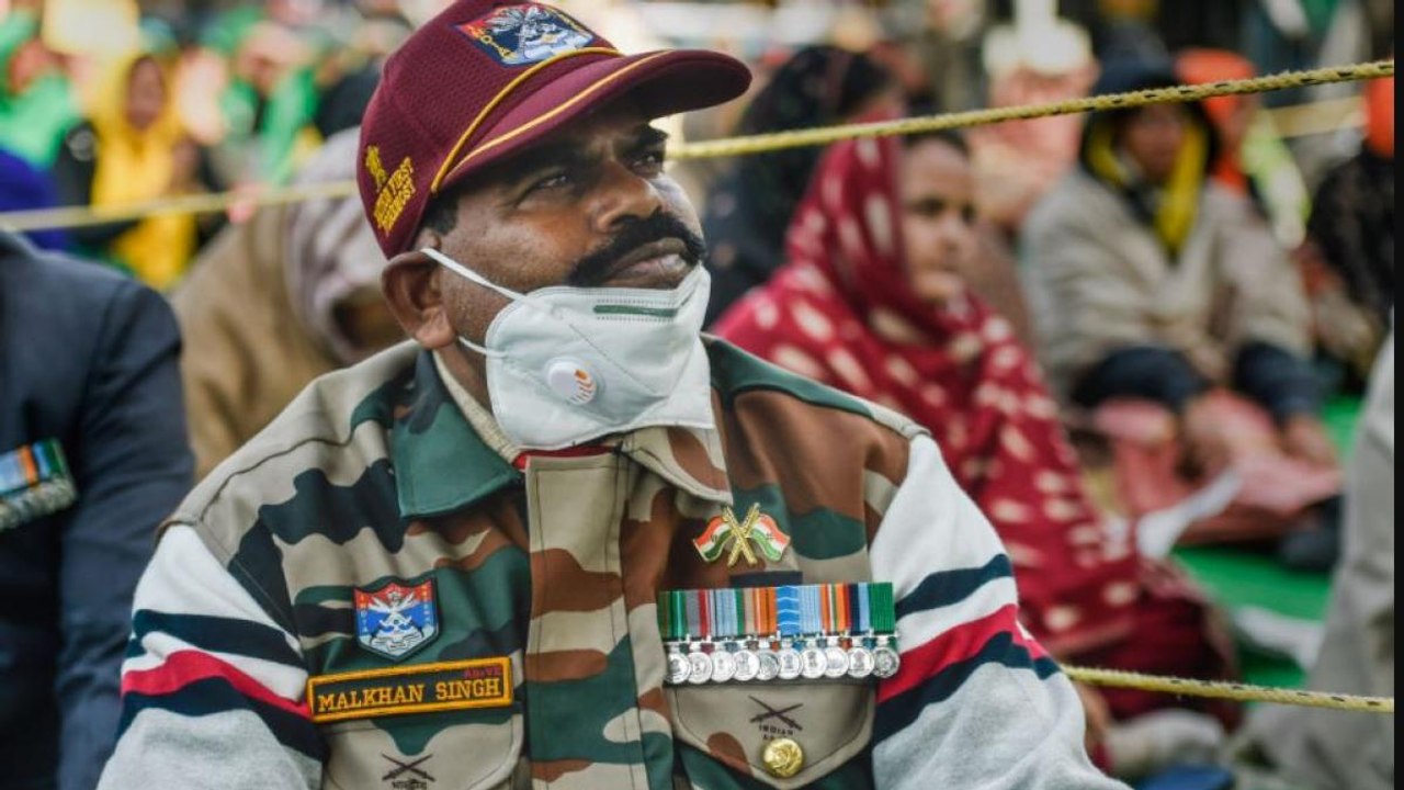 Ex-servicemen arrived with Tiranga to support farmers