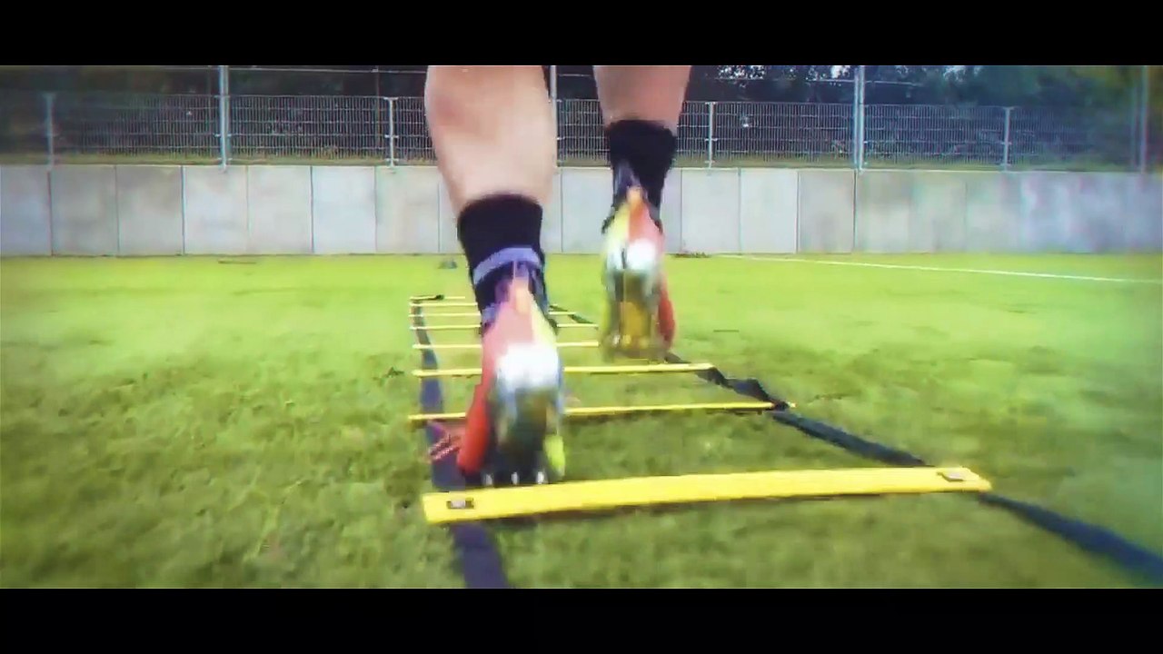 'Ich will es bis zu den Profis schaffen': Lukas Football über sein Projekt 'Road to Pro'