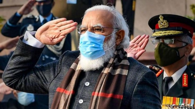 PM Modi lights up Swarnim Vijay Mashaal on Vijay Diwas