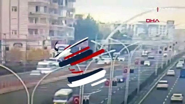 Yolcu minibüsünün devrilme anı kamerada