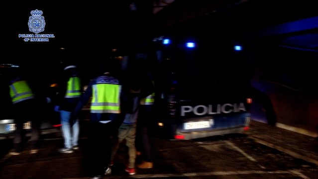 Policía detiene a un español por querer ser francotirador del Daesh