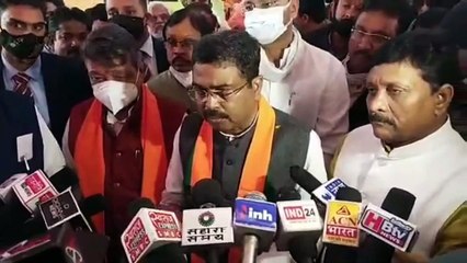 एलपीजी सिलेंडर 15 दिन में 100 रुपये महंगा, पेट्रोलियम मंत्री बोले ठंड के कारण बढ़ी कीमतें