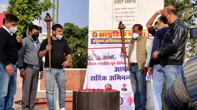 अभिभावकों ने मनाया विजय दिवस