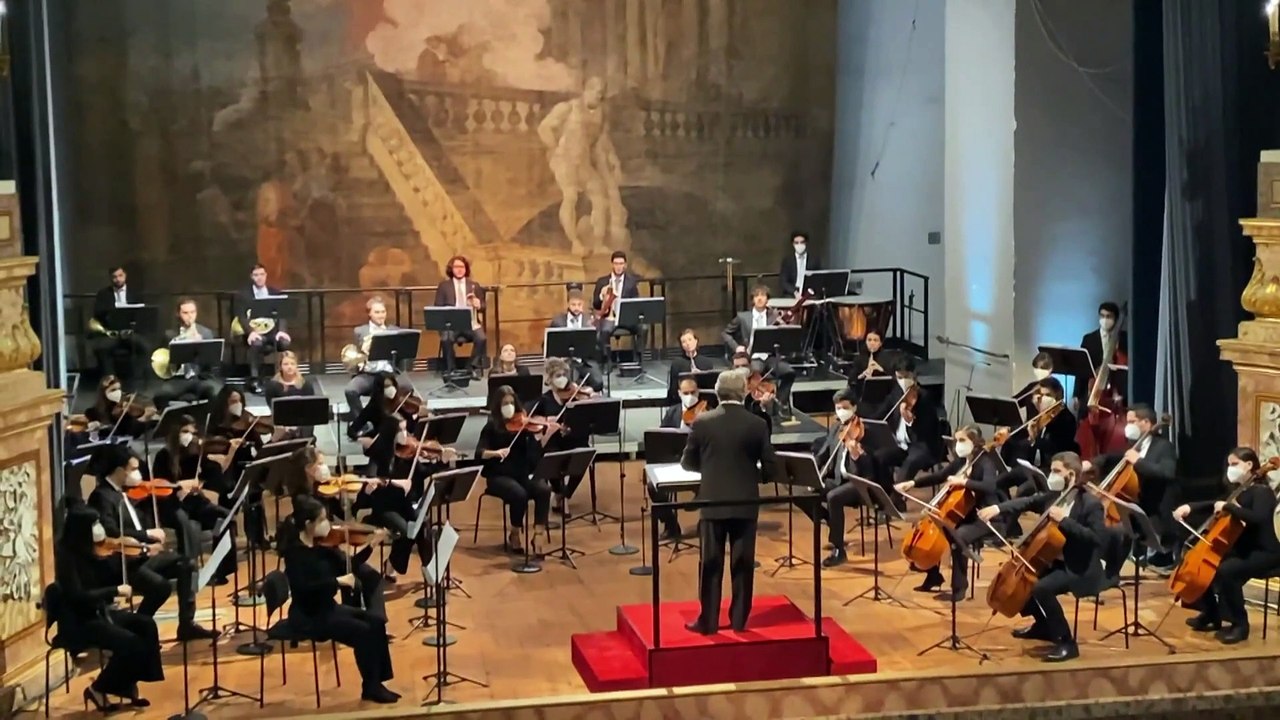 'Stolz und ein paar Tränen': Riccardo Muti spielt Haydn in Caserta