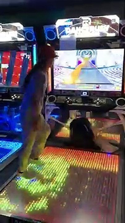 Dance Dance Revolution : la différence entre un pro et un super pro