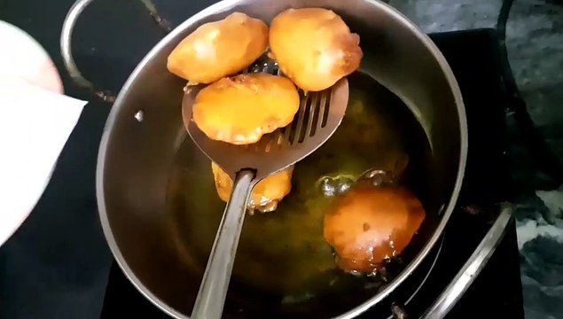 Aloo Pakora I आलू पकोड़ा I Aloo pakodi I Potato Sancks Recipe I आलू के पकोड़े कैसे बनाएं I potato fritters I Easy Sancks I Crispy Pakoda Recipe By Safina kitchen