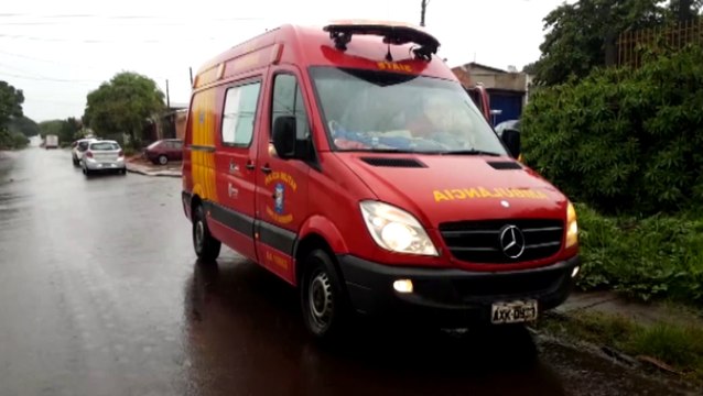 Colisão entre carro e bicicleta deixa jovem de 20 anos ferido no Bairro Santa Cruz