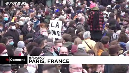 شاهد: فنانون فرنسيون يتظاهرون ضد إغلاق الأماكن الثقافية