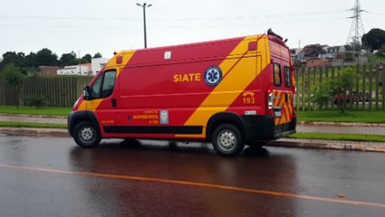 Menino de 13 anos fica ferido ao colidir bicicleta contra carro no Morumbi