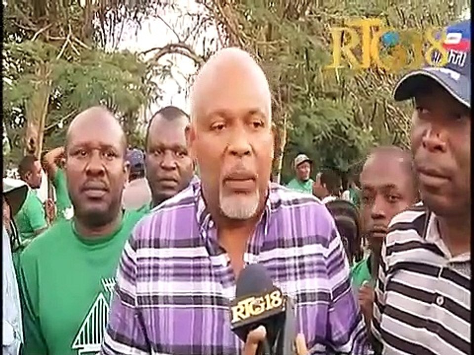 Fondasyon Eric Jean Baptiste distribiye plizyè kit alimantè bay divès moun nan Payan depatman Nip