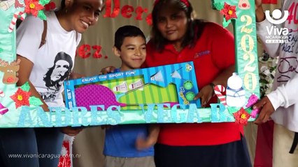 Mimados de la Revolución reciben estímulo navideño en Masaya