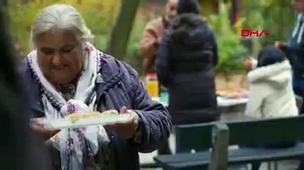 Alman süper market zincirinden Türkçe mesaj: Dünyada en güzel şey dost edinmek