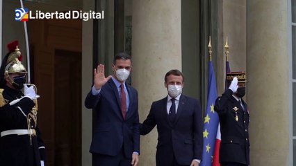 Macron da positivo por coronavirus y estará aislado durante 7 días