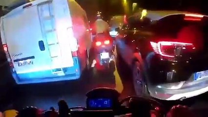 Motard vs Cycliste (Road Rage)