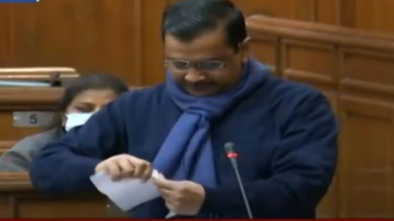 Arvind Kejriwal tears apart Farm laws, slams Government