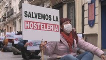 Los hosteleros de Valencia protestan por los nuevos recortes en las terrazas