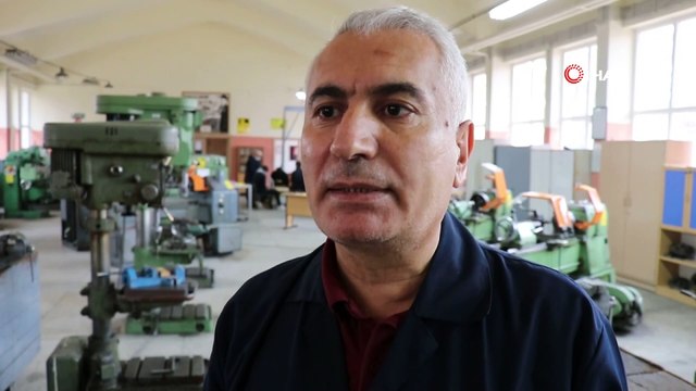 Kırşehir MTAL'nde gece-gündüz plastik şablon ve plastik şerit üretimi yapılıyor