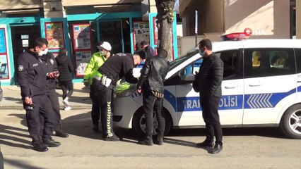 2 otomobilin karıştığı kaza sonrası sürücülerin tartışmasında kan aktı