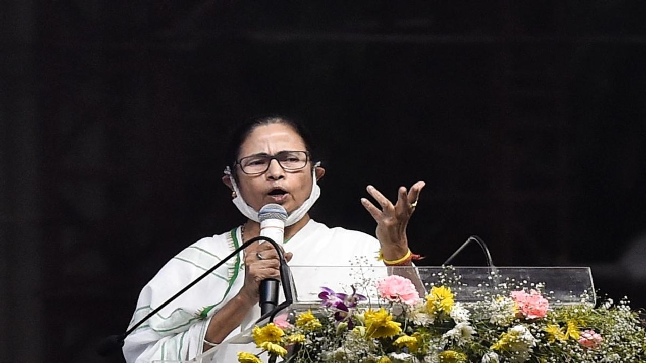 TMC leaders leaving Mamata Banerjee before Beng...