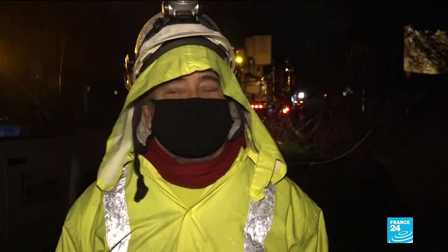 Snowstorm blankets US east coast, threatening vaccine rollout