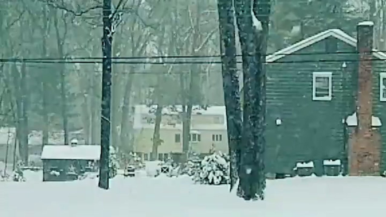 Slow-motion video creates snow globe effect