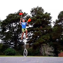 Il arrive a faire 4 choses en même temps